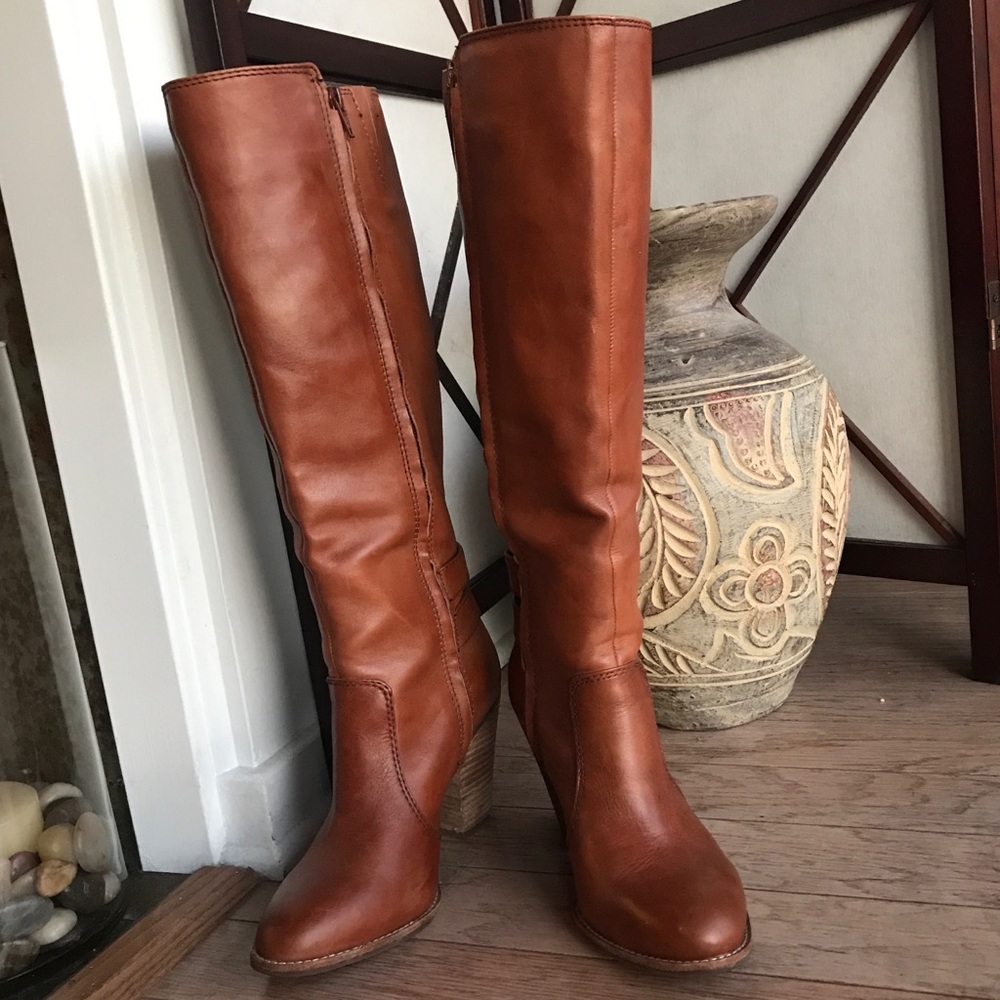 Excellent Gianni Bini Leather Boots
